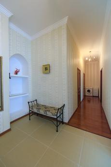 уютная квартира рядом с Байтереком, Астана - квартира посуточно