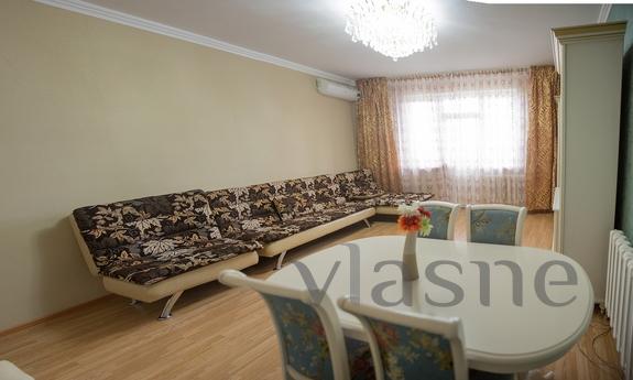 2 bedroom, Rozybakiev 289/1 (77), Almaty - apartment by the day