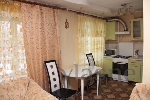 Excellent 3-bedroom apartment yoh, Karaganda - apartment by the day