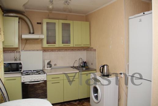Excellent 3-bedroom apartment yoh, Karaganda - apartment by the day