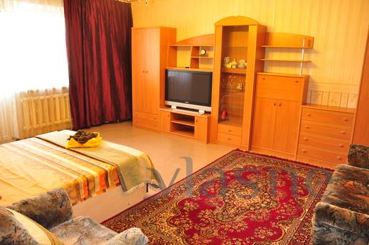 Clean, warm, cozy apartment. Very spacious, bright room (27,