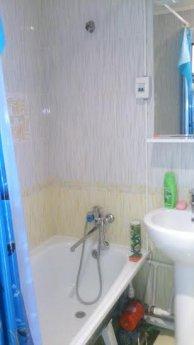 Cozy, clean near Suvorov military school, Karaganda - apartment by the day
