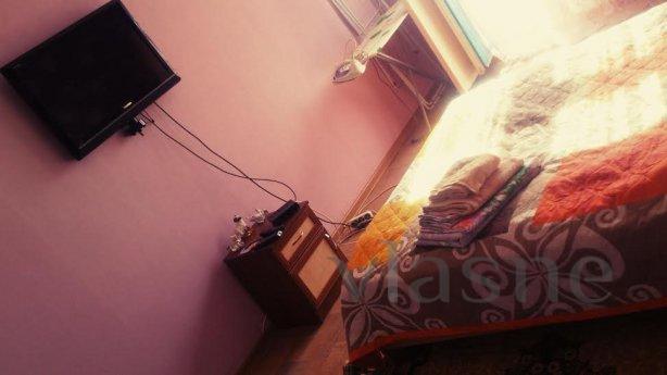 Cozy, clean near Suvorov military school, Karaganda - apartment by the day