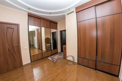 Luxury spacious apartment, Astana - apartment by the day