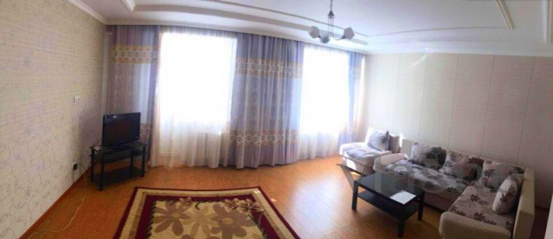 The apartment is located in the heart of the Left Bank, the 