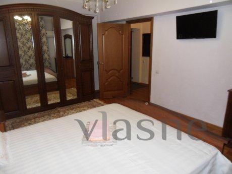 1 bedroom apartment in the center, Almaty - apartment by the day