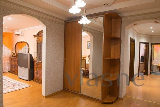 4-bedroom apartment, Almaty - apartment by the day