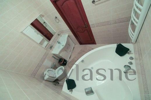 2 bedroom apartment on Kunaeva 12/2, Astana - apartment by the day