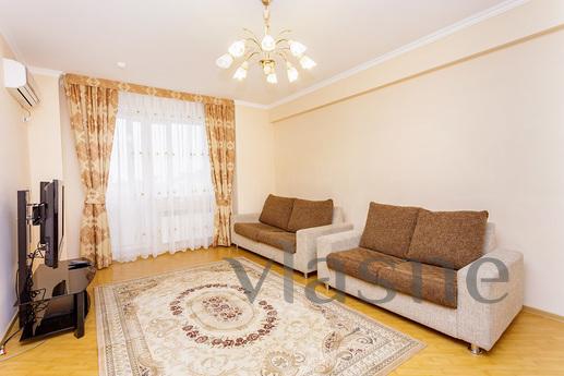 A large three-room apartment with a very good location: betw