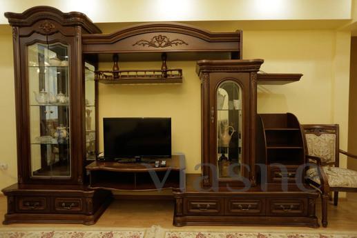 Lovely apartment in the heart of Almaty, Алмати - апартамент за нощувки
