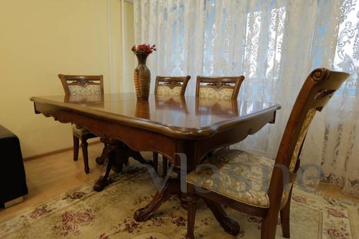 Lovely apartment in the heart of Almaty, Алмати - апартамент за нощувки
