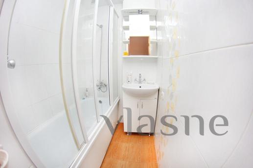 Bright apartment in the heart of Almaty, Алмати - апартамент за нощувки
