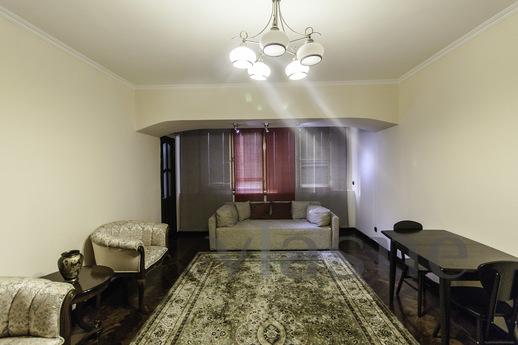 Lovely apartment in Dostyk, Алмати - апартамент за нощувки
