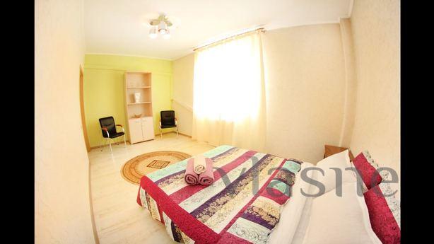 Spacious 3 bedroom LUX apartment, Almaty - apartment by the day