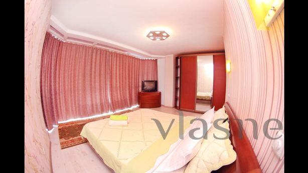 Spacious 3 bedroom LUX apartment, Almaty - apartment by the day