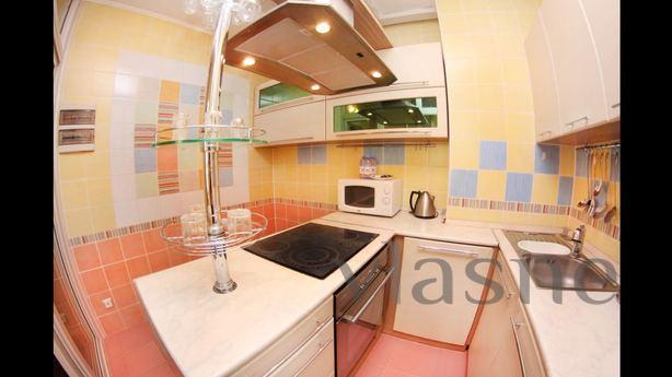 Spacious 3 bedroom LUX apartment, Almaty - apartment by the day