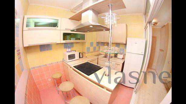 Spacious 3 bedroom LUX apartment, Almaty - apartment by the day