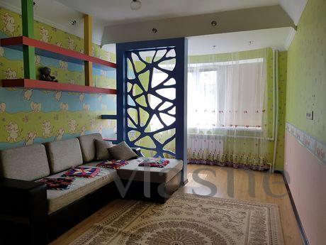 3 bedroom apartment for rent, Aktobe - apartment by the day