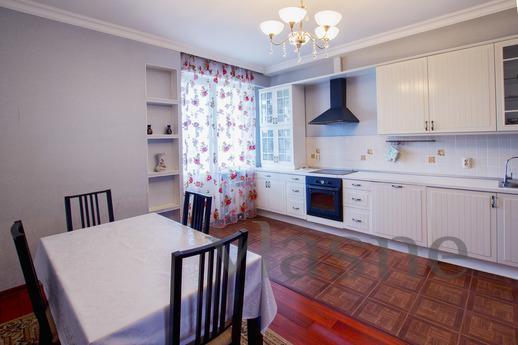 Beautiful apartment in the heart, Астана - апартамент за нощувки
