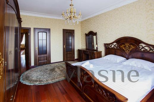 Beautiful apartment in the heart, Астана - апартамент за нощувки
