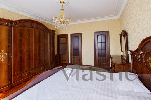 Beautiful apartment in the heart, Астана - апартамент за нощувки
