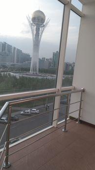 Beautiful apartment in the heart, Астана - апартамент за нощувки
