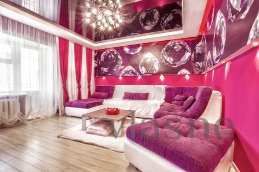 Interesting 3 rooms. In Astana (Expo), Astana - apartment by the day