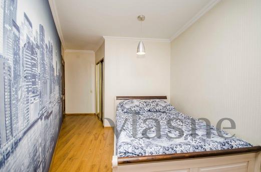 The apartment is located in the city center. Renovation. Coz