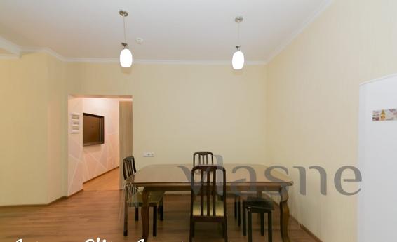Rent by the day Northern Lights!, Астана - апартамент за нощувки
