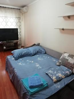 Cozy apartment for two !!!, Алмати - апартамент за нощувки
