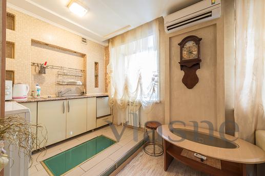 1 bedroom apartment in the center, Karaganda - apartment by the day