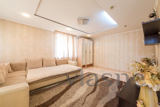 1 bedroom apartment in the center, Karaganda - apartment by the day