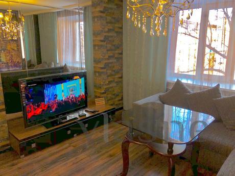1 bedroom apartment in the center, Karaganda - apartment by the day