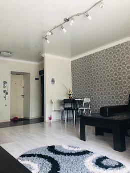 2-bedroom apartment in the center, Karaganda - apartment by the day