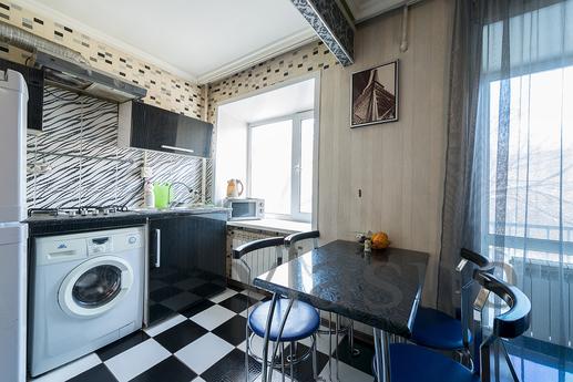 2-room apartment in the center for daily, Karaganda - apartment by the day