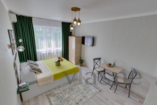 Cozy bright studio on Abaya-Saina, Алмати - апартамент за нощувки
