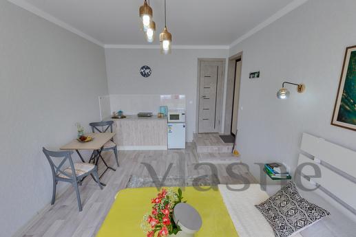 Cozy bright studio on Abaya-Saina, Алмати - апартамент за нощувки
