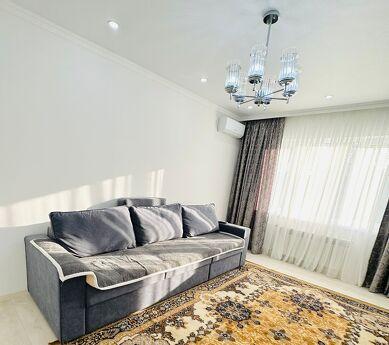 Luxurious cozy two-room apartment, Алмати - апартамент за нощувки
