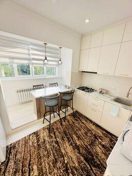 Luxurious cozy two-room apartment, Алмати - апартамент за нощувки
