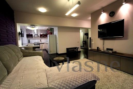2 bedroom apartment in the center, Almaty - apartment by the day