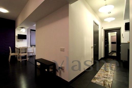 2 bedroom apartment in the center, Almaty - apartment by the day