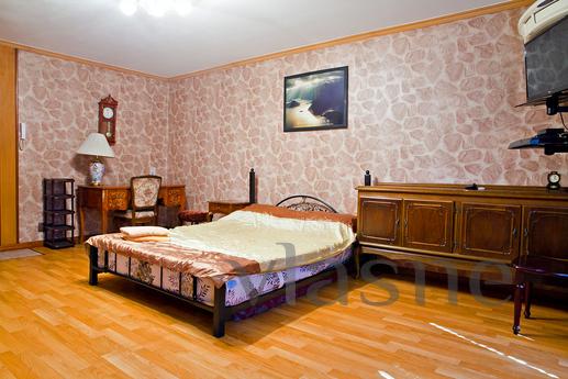 Cozy studio apartment in the center, Almaty - apartment by the day