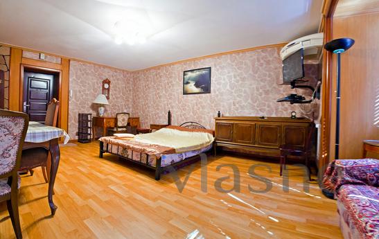 Cozy studio apartment in the center, Almaty - apartment by the day