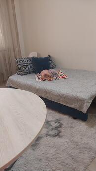 I rent out a 1-room apartment daily, Алмати - апартамент за нощувки
