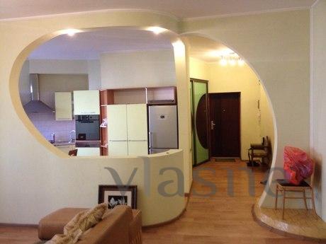 Live in the center of Almaty just for 25, Almaty - apartment by the day