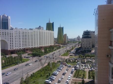 Хостел Capital расположен на левом берегу нашей столицы (пер
